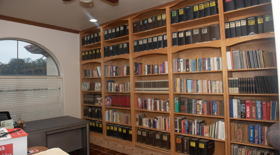 8912 Siller Lp, LAREDO, Texas 78045, 5 Bedrooms Bedrooms, 8 Rooms Rooms,3 BathroomsBathrooms,Residential,For Sale,8912 Siller Lp,20251446