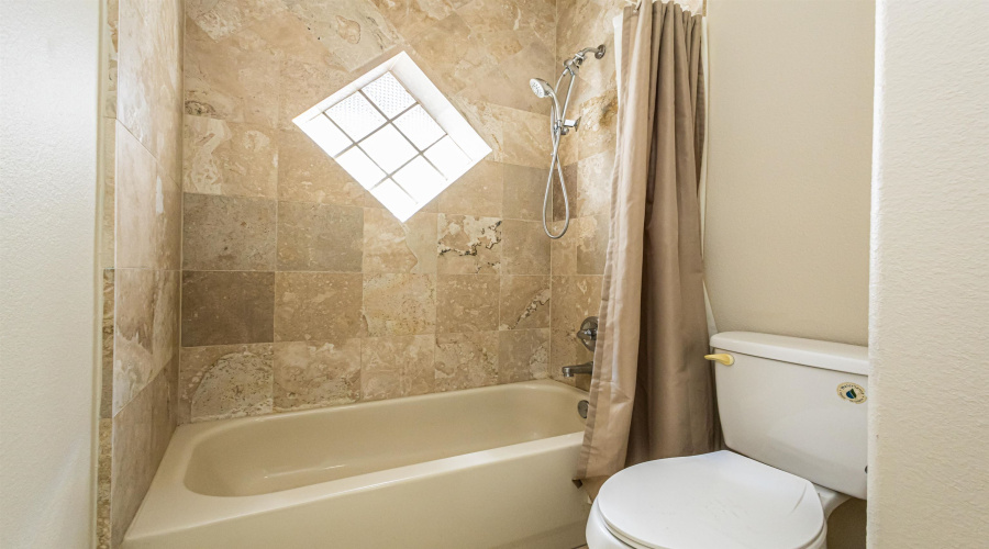 10702 Patron Lp, Laredo, Texas 78245, 3 Bedrooms Bedrooms, 7 Rooms Rooms,2 BathroomsBathrooms,Residential,For Sale,10702 Patron Lp,20251472