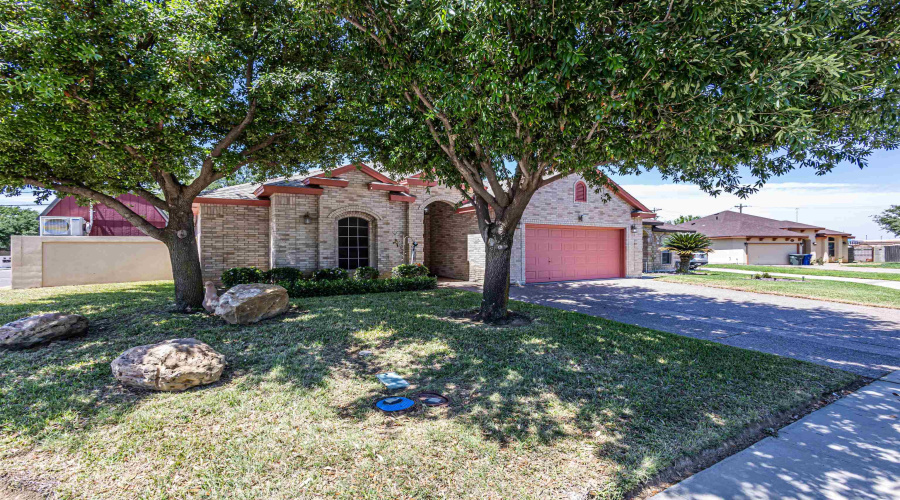 10702 Patron Lp, Laredo, Texas 78245, 3 Bedrooms Bedrooms, 7 Rooms Rooms,2 BathroomsBathrooms,Residential,For Sale,10702 Patron Lp,20251472