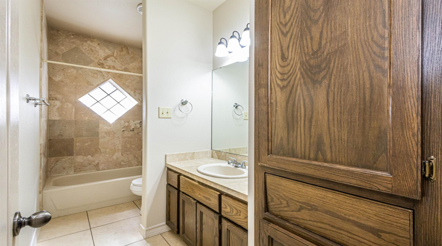 10702 Patron Lp, Laredo, Texas 78245, 3 Bedrooms Bedrooms, 7 Rooms Rooms,2 BathroomsBathrooms,Residential,For Sale,10702 Patron Lp,20251472