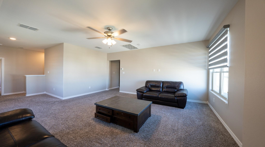 1423 Ocaso Dr., Laredo, Texas 78045, 5 Bedrooms Bedrooms, 9 Rooms Rooms,3 BathroomsBathrooms,Residential,For Sale,1423 Ocaso Dr.,20251502