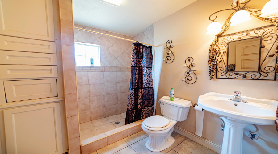 4728 Primavera Ln, Laredo, Texas 78046, 4 Bedrooms Bedrooms, 7 Rooms Rooms,3 BathroomsBathrooms,Residential,For Sale,4728 Primavera Ln,20251577 4728 Primavera Ln, Laredo, Texas 78046, 4 Bedrooms Bedrooms, 7 Rooms Rooms,3 BathroomsBathrooms,Residential,For Sale,4728 Primavera Ln,20251577