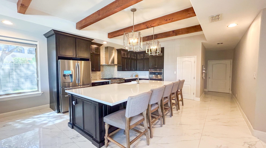 421 Emerald Lake Dr, Laredo, Texas 78041, 4 Bedrooms Bedrooms, 10 Rooms Rooms,3 BathroomsBathrooms,Residential,For Sale,421 Emerald Lake Dr,20251613