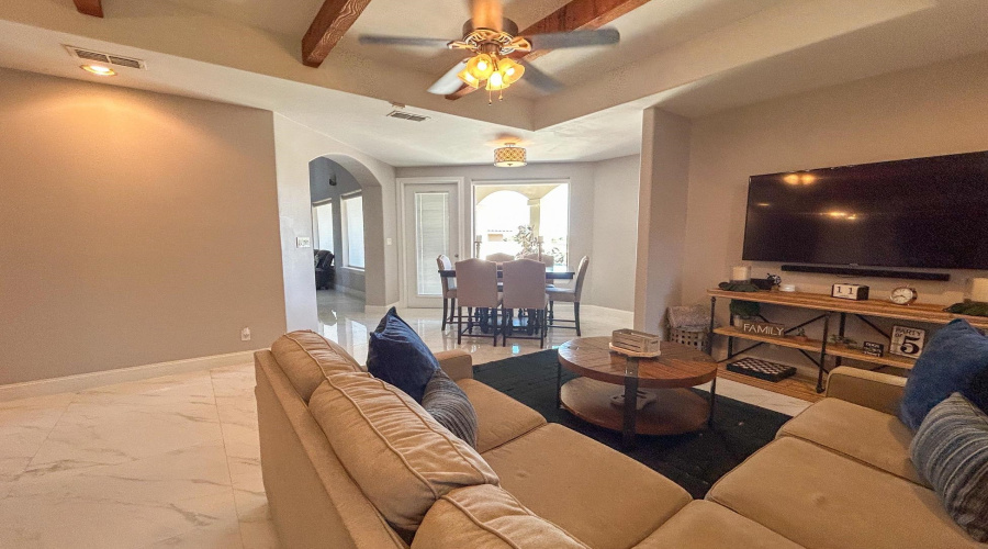 421 Emerald Lake Dr, Laredo, Texas 78041, 4 Bedrooms Bedrooms, 10 Rooms Rooms,3 BathroomsBathrooms,Residential,For Sale,421 Emerald Lake Dr,20251613