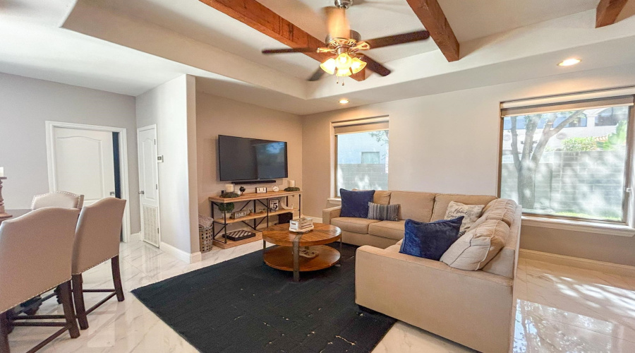 421 Emerald Lake Dr, Laredo, Texas 78041, 4 Bedrooms Bedrooms, 10 Rooms Rooms,3 BathroomsBathrooms,Residential,For Sale,421 Emerald Lake Dr,20251613