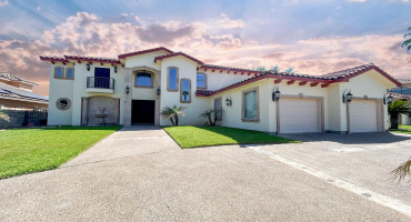 421 Emerald Lake Dr, Laredo, Texas 78041, 4 Bedrooms Bedrooms, 10 Rooms Rooms,3 BathroomsBathrooms,Residential,For Sale,421 Emerald Lake Dr,20251613