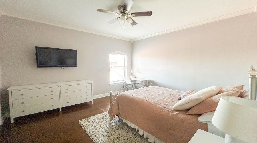 421 Emerald Lake Dr, Laredo, Texas 78041, 4 Bedrooms Bedrooms, 10 Rooms Rooms,3 BathroomsBathrooms,Residential,For Sale,421 Emerald Lake Dr,20251613