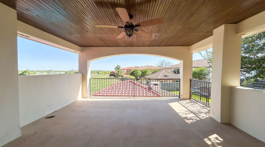 421 Emerald Lake Dr, Laredo, Texas 78041, 4 Bedrooms Bedrooms, 10 Rooms Rooms,3 BathroomsBathrooms,Residential,For Sale,421 Emerald Lake Dr,20251613