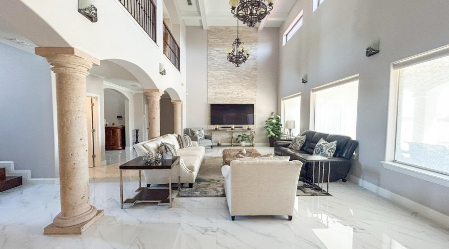 421 Emerald Lake Dr, Laredo, Texas 78041, 4 Bedrooms Bedrooms, 10 Rooms Rooms,3 BathroomsBathrooms,Residential,For Sale,421 Emerald Lake Dr,20251613