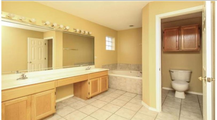1611 Denmark Ln, Laredo, Texas 78045, 5 Bedrooms Bedrooms, 7 Rooms Rooms,3 BathroomsBathrooms,Residential,For Sale,1611 Denmark Ln,20242959