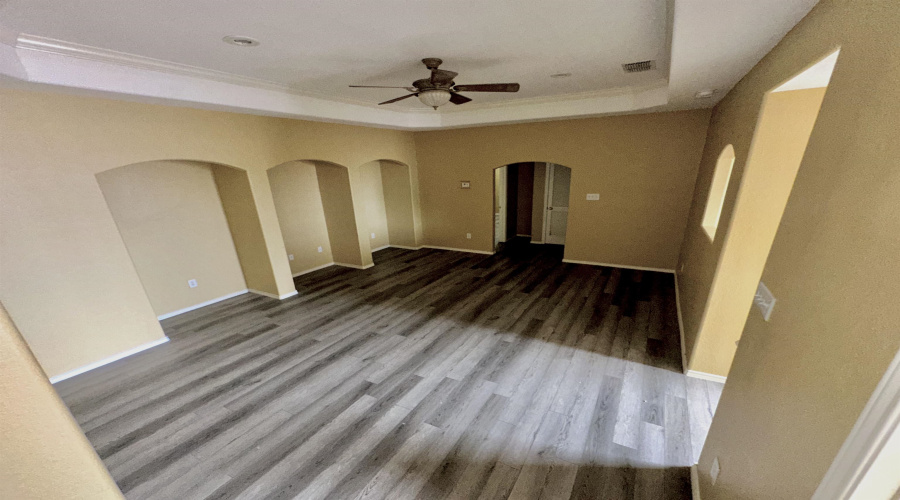 1611 Denmark Ln, Laredo, Texas 78045, 5 Bedrooms Bedrooms, 7 Rooms Rooms,3 BathroomsBathrooms,Residential,For Sale,1611 Denmark Ln,20242959