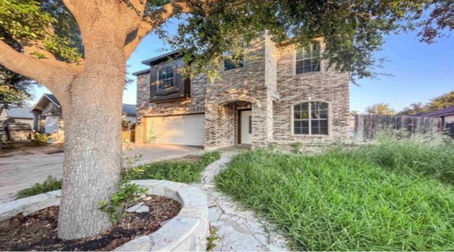 1611 Denmark Ln, Laredo, Texas 78045, 5 Bedrooms Bedrooms, 7 Rooms Rooms,3 BathroomsBathrooms,Residential,For Sale,1611 Denmark Ln,20242959