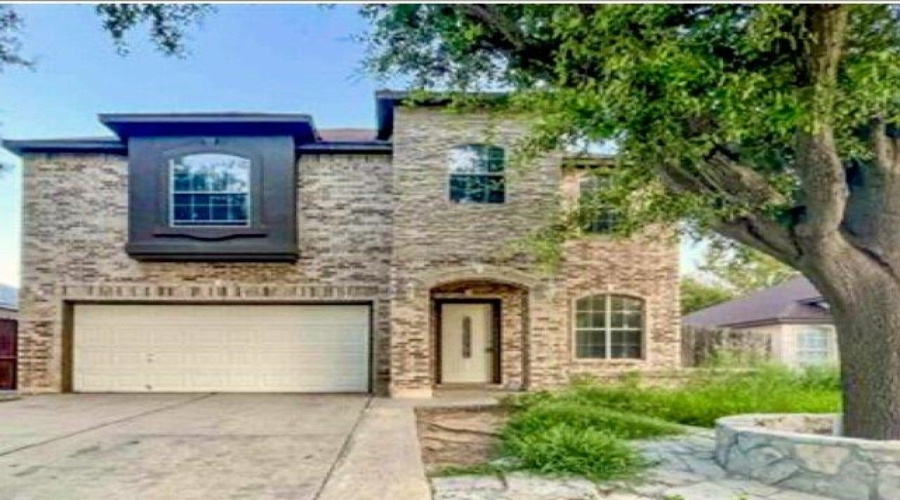 1611 Denmark Ln, Laredo, Texas 78045, 5 Bedrooms Bedrooms, 7 Rooms Rooms,3 BathroomsBathrooms,Residential,For Sale,1611 Denmark Ln,20242959