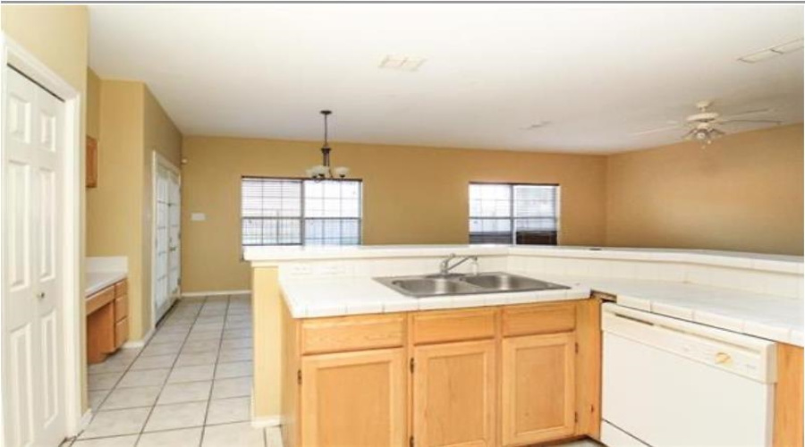 1611 Denmark Ln, Laredo, Texas 78045, 5 Bedrooms Bedrooms, 7 Rooms Rooms,3 BathroomsBathrooms,Residential,For Sale,1611 Denmark Ln,20242959