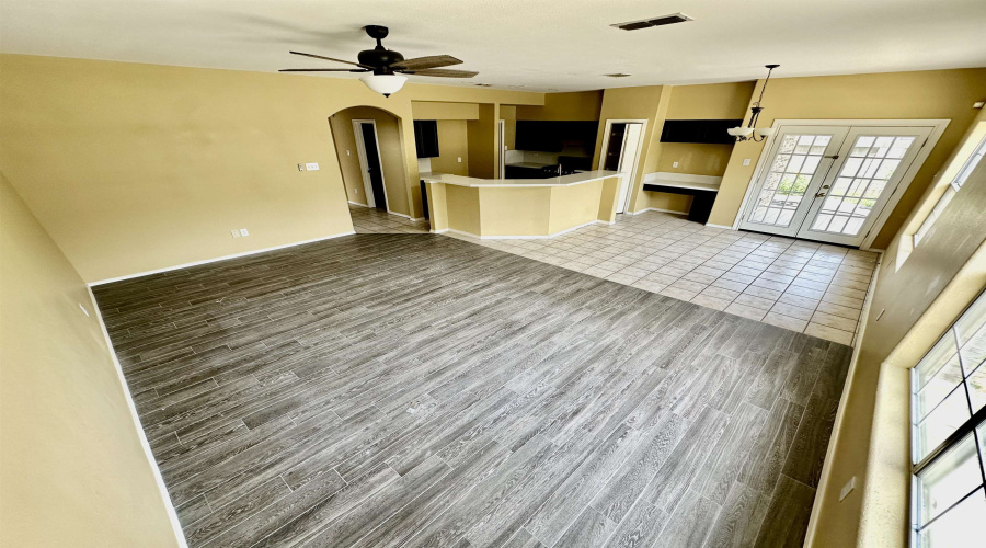 1611 Denmark Ln, Laredo, Texas 78045, 5 Bedrooms Bedrooms, 7 Rooms Rooms,3 BathroomsBathrooms,Residential,For Sale,1611 Denmark Ln,20242959