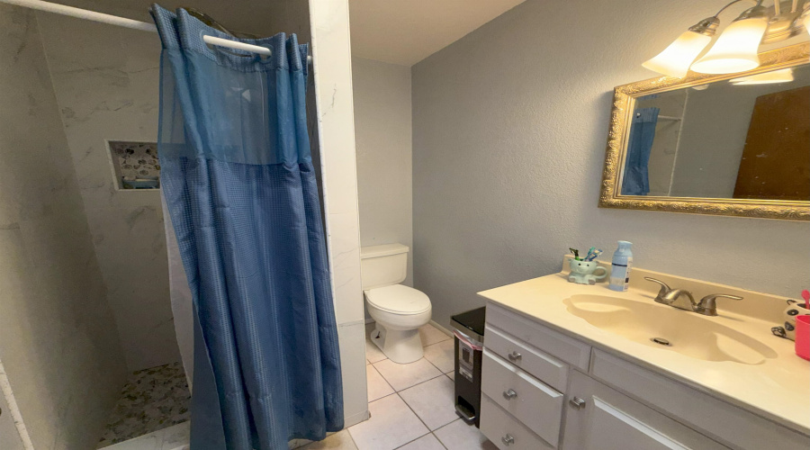 2013 Cedar Ave, Zapata, Texas 78076, 3 Bedrooms Bedrooms, 6 Rooms Rooms,2 BathroomsBathrooms,Residential,For Sale,2013 Cedar Ave,20251616