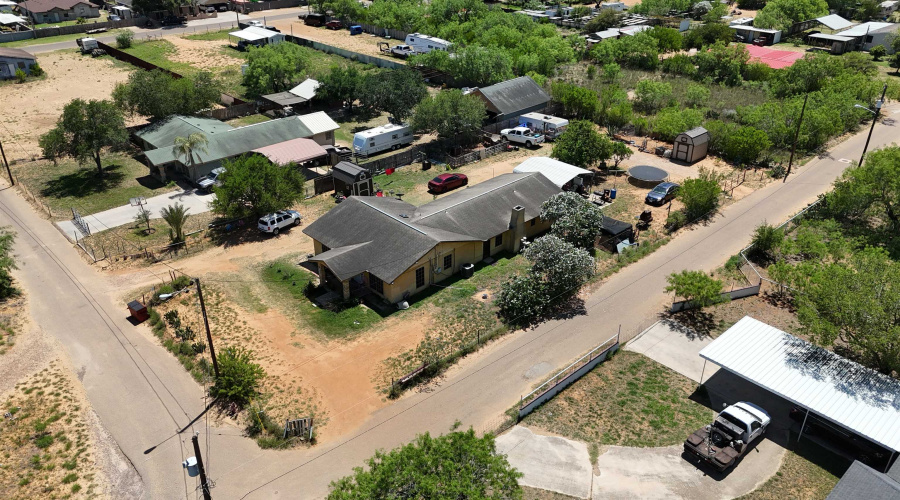 2013 Cedar Ave, Zapata, Texas 78076, 3 Bedrooms Bedrooms, 6 Rooms Rooms,2 BathroomsBathrooms,Residential,For Sale,2013 Cedar Ave,20251616