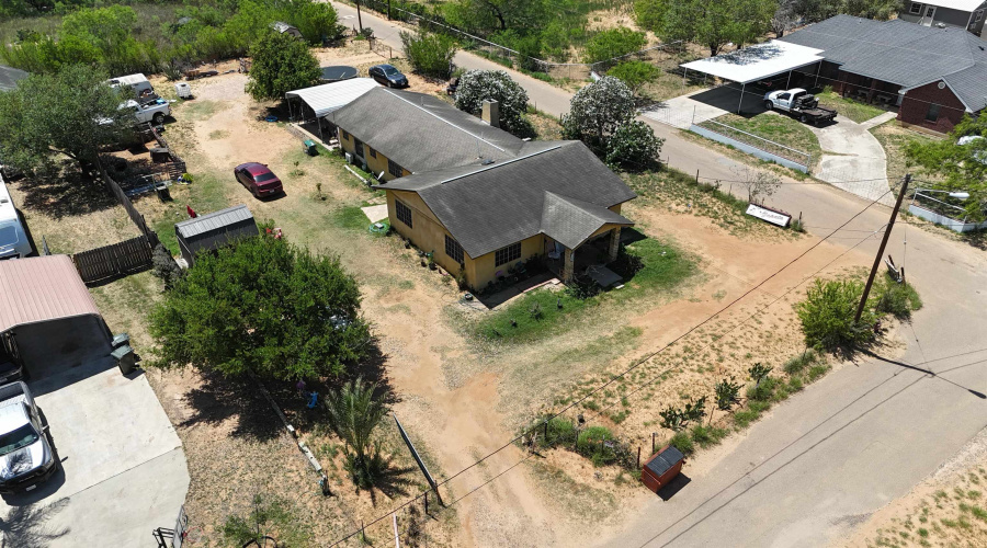 2013 Cedar Ave, Zapata, Texas 78076, 3 Bedrooms Bedrooms, 6 Rooms Rooms,2 BathroomsBathrooms,Residential,For Sale,2013 Cedar Ave,20251616