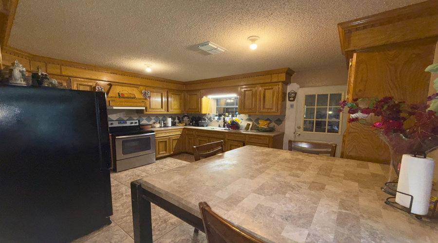2013 Cedar Ave, Zapata, Texas 78076, 3 Bedrooms Bedrooms, 6 Rooms Rooms,2 BathroomsBathrooms,Residential,For Sale,2013 Cedar Ave,20251616