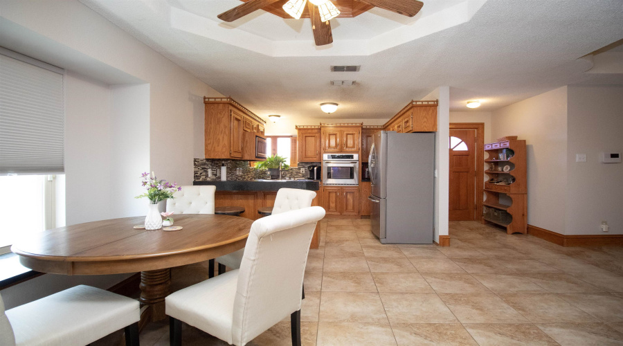183 Vista Hermosa, Zapata, Texas 78076, 5 Bedrooms Bedrooms, 6 Rooms Rooms,3 BathroomsBathrooms,Residential,For Sale,183 Vista Hermosa,20251671