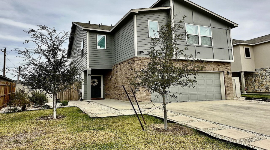 4215 Lorisa, Laredo, Texas 78046, 3 Bedrooms Bedrooms, 3 Rooms Rooms,2 BathroomsBathrooms,Residential,For Sale,4215 Lorisa,20251686
