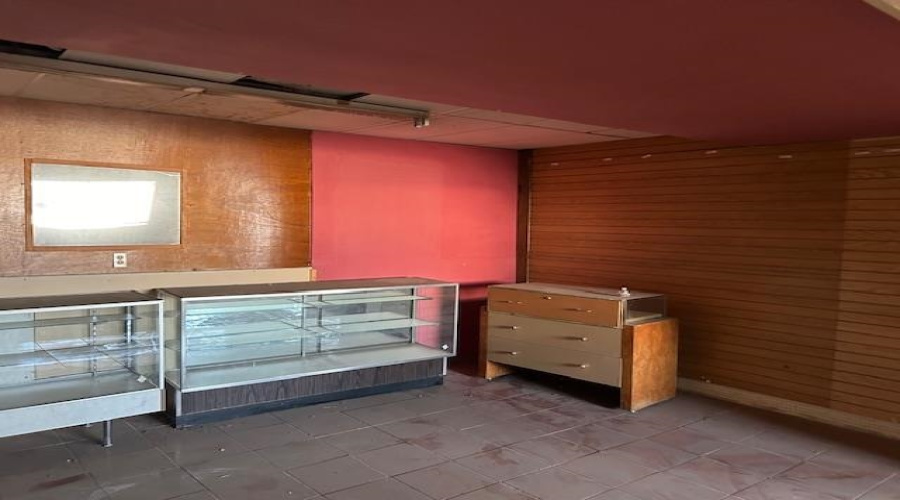 1910 San Bernardo Ave, LAREDO, Texas 78040, 1 Room Rooms,1 BathroomBathrooms,Commercial retail/office,For Sale,1910 San Bernardo Ave,20251688