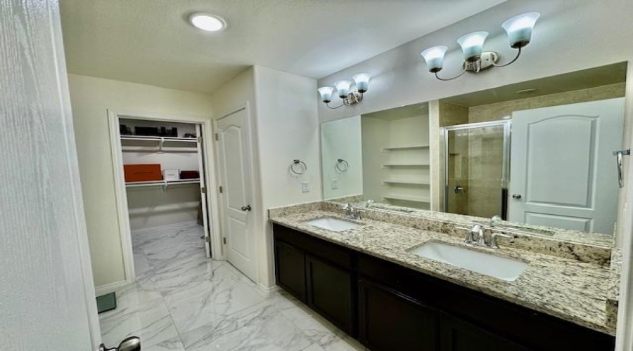 5527 Palestine Dr, Laredo, Texas 78046, 3 Bedrooms Bedrooms, 6 Rooms Rooms,2 BathroomsBathrooms,Residential,For Sale,5527 Palestine Dr,20251723