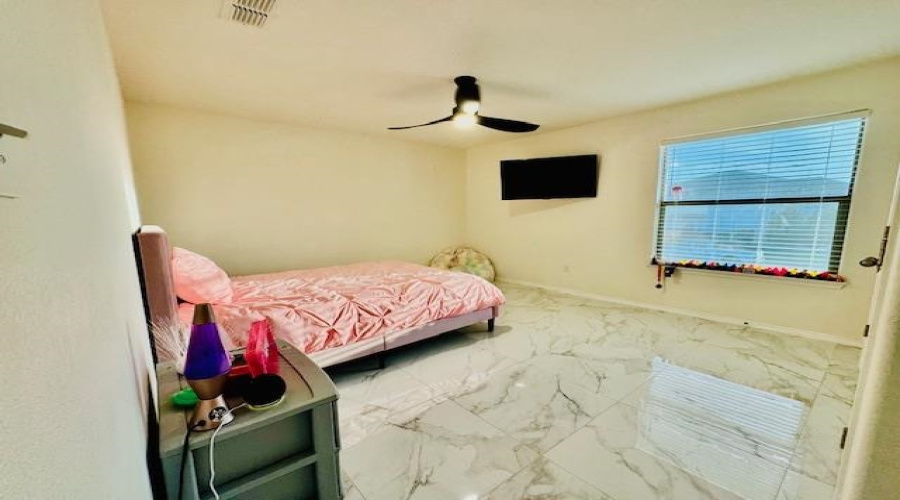 5527 Palestine Dr, Laredo, Texas 78046, 3 Bedrooms Bedrooms, 6 Rooms Rooms,2 BathroomsBathrooms,Residential,For Sale,5527 Palestine Dr,20251723