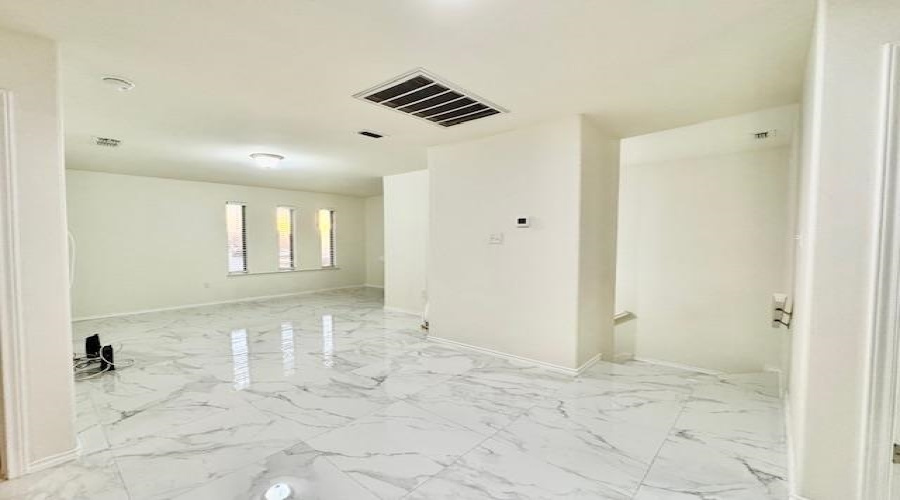 5527 Palestine Dr, Laredo, Texas 78046, 3 Bedrooms Bedrooms, 6 Rooms Rooms,2 BathroomsBathrooms,Residential,For Sale,5527 Palestine Dr,20251723