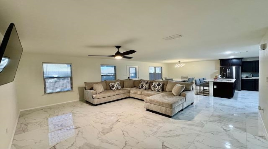5527 Palestine Dr, Laredo, Texas 78046, 3 Bedrooms Bedrooms, 6 Rooms Rooms,2 BathroomsBathrooms,Residential,For Sale,5527 Palestine Dr,20251723