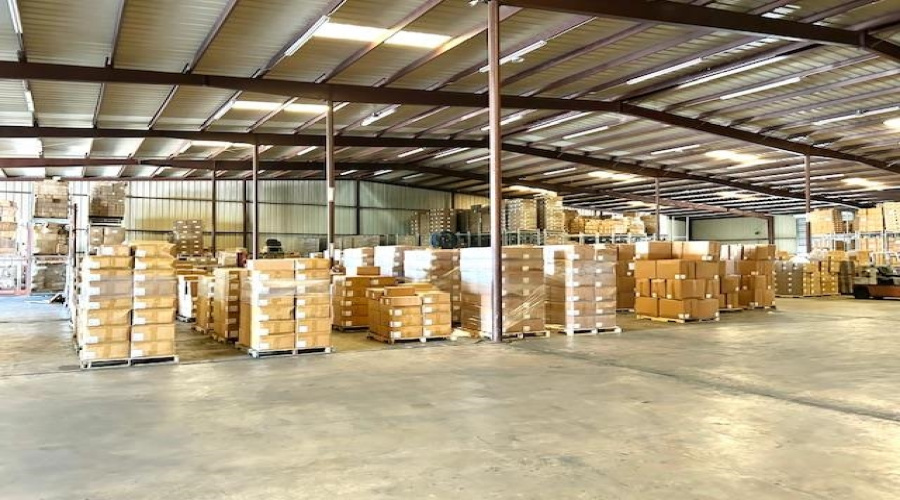 8519 Las Cruces Dr, LAREDO, Texas 78045, 1 Bedroom Bedrooms, 11 Rooms Rooms,2 BathroomsBathrooms,Commercial/industrial,For Rent,8519 Las Cruces Dr,20251729