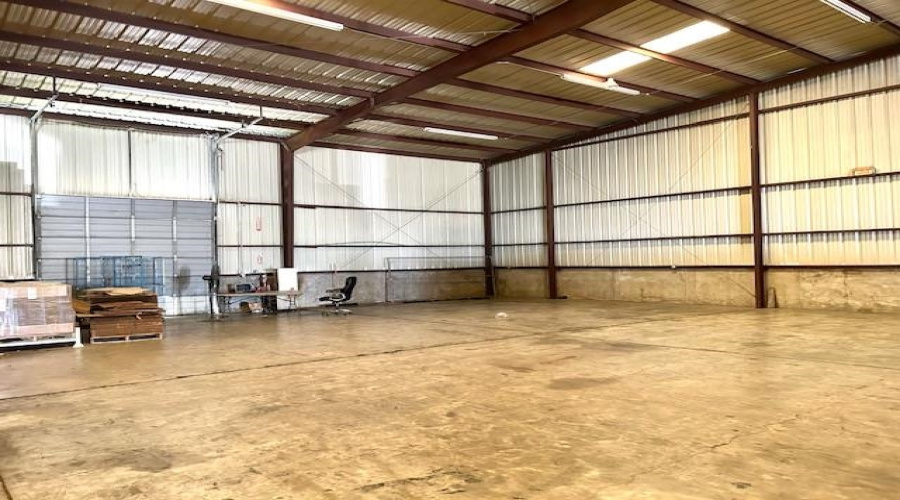 8519 Las Cruces Dr, LAREDO, Texas 78045, 1 Bedroom Bedrooms, 11 Rooms Rooms,2 BathroomsBathrooms,Commercial/industrial,For Rent,8519 Las Cruces Dr,20251729