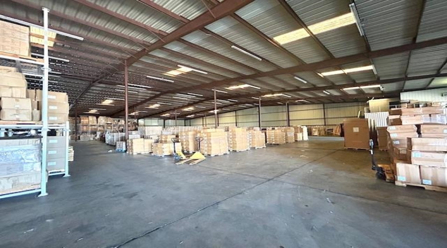 8519 Las Cruces Dr, LAREDO, Texas 78045, 1 Bedroom Bedrooms, 11 Rooms Rooms,2 BathroomsBathrooms,Commercial/industrial,For Rent,8519 Las Cruces Dr,20251729