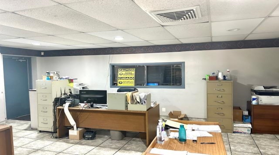 8519 Las Cruces Dr, LAREDO, Texas 78045, 1 Bedroom Bedrooms, 11 Rooms Rooms,2 BathroomsBathrooms,Commercial/industrial,For Rent,8519 Las Cruces Dr,20251729