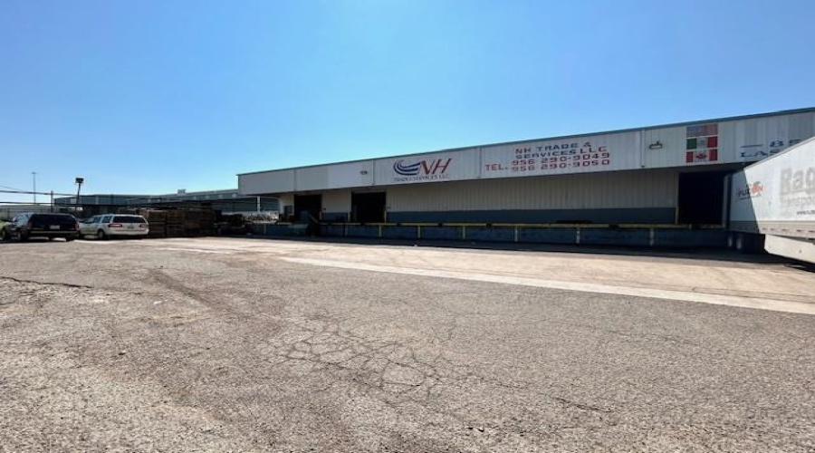 8519 Las Cruces Dr, LAREDO, Texas 78045, 1 Bedroom Bedrooms, 11 Rooms Rooms,2 BathroomsBathrooms,Commercial/industrial,For Rent,8519 Las Cruces Dr,20251729