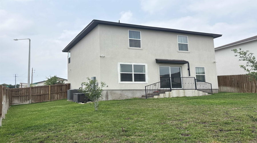 2201 Durazno Ct., Laredo, Texas 78046, 3 Bedrooms Bedrooms, 4 Rooms Rooms,2 BathroomsBathrooms,Residential,For Rent,2201 Durazno Ct.,20251761