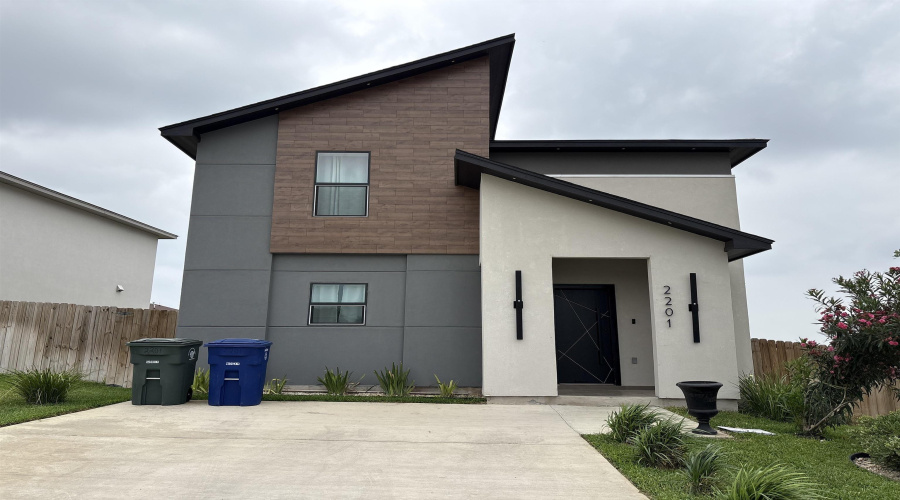 2201 Durazno Ct., Laredo, Texas 78046, 3 Bedrooms Bedrooms, 4 Rooms Rooms,2 BathroomsBathrooms,Residential,For Rent,2201 Durazno Ct.,20251761