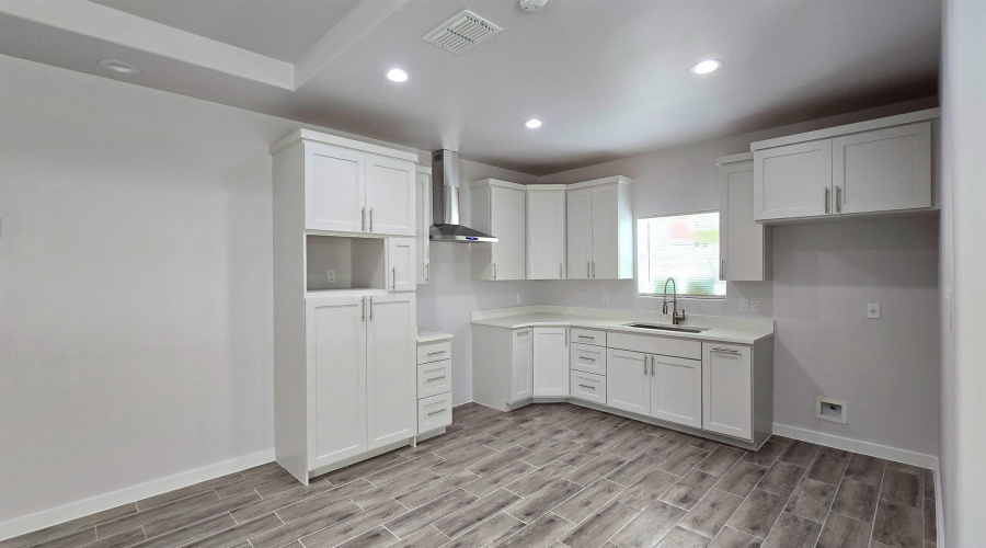 2909 Bayard St, Laredo, Texas 78041-212, 3 Bedrooms Bedrooms, 5 Rooms Rooms,2 BathroomsBathrooms,Residential,For Sale,2909 Bayard St,20250766