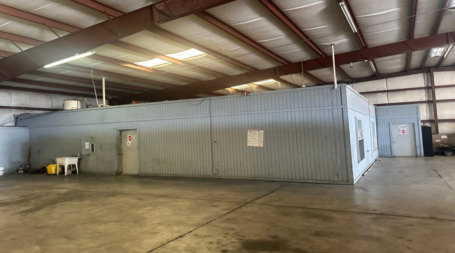 14202 Business Ave, Laredo, Texas 78045-7, 1 Bedroom Bedrooms, 11 Rooms Rooms,2 BathroomsBathrooms,Commercial/industrial,For Rent,14202 Business Ave,20251795