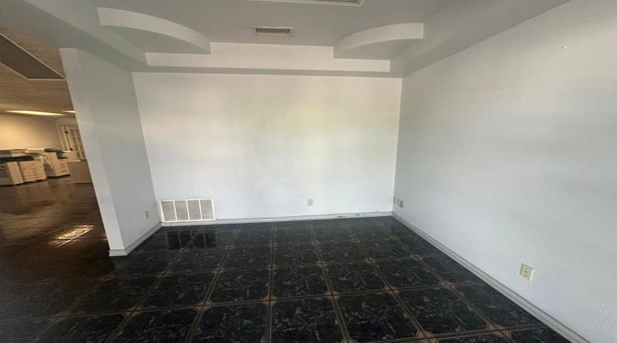 14202 Business Ave, Laredo, Texas 78045-7, 1 Bedroom Bedrooms, 11 Rooms Rooms,2 BathroomsBathrooms,Commercial/industrial,For Rent,14202 Business Ave,20251795