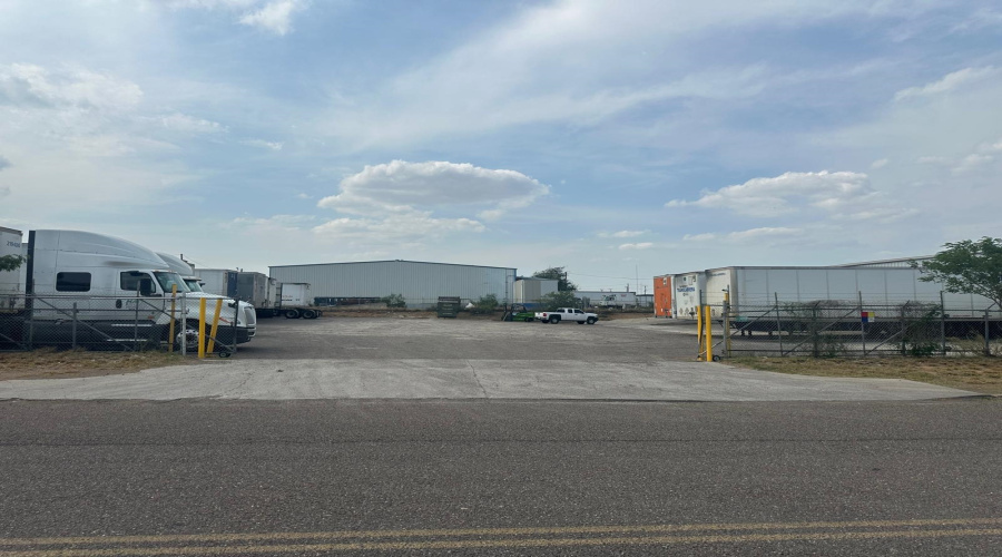 14202 Business Ave, Laredo, Texas 78045-7, 1 Bedroom Bedrooms, 11 Rooms Rooms,2 BathroomsBathrooms,Commercial/industrial,For Rent,14202 Business Ave,20251795