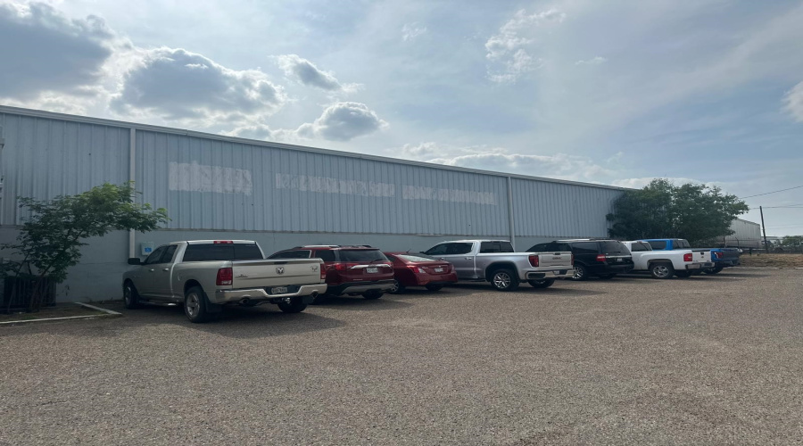 14202 Business Ave, Laredo, Texas 78045-7, 1 Bedroom Bedrooms, 11 Rooms Rooms,2 BathroomsBathrooms,Commercial/industrial,For Rent,14202 Business Ave,20251795