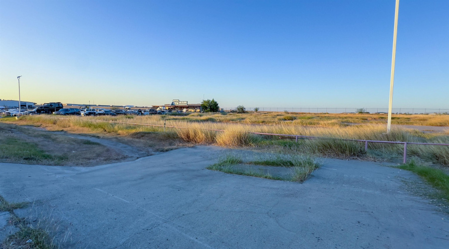 3716 E Saunders St, LAREDO, Texas 78041, ,Land,For Sale,3716 E Saunders St,20250561