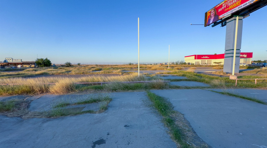 3716 E Saunders St, LAREDO, Texas 78041, ,Land,For Sale,3716 E Saunders St,20250561