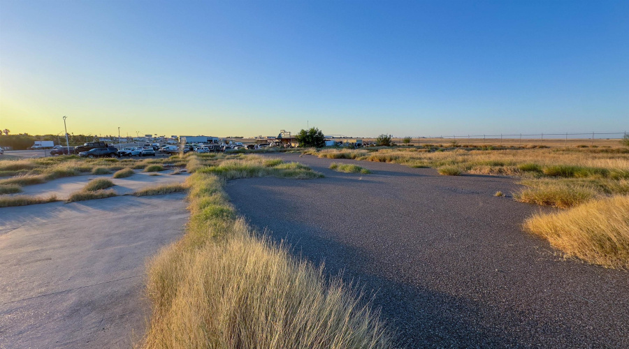 3716 E Saunders St, LAREDO, Texas 78041, ,Land,For Sale,3716 E Saunders St,20250561