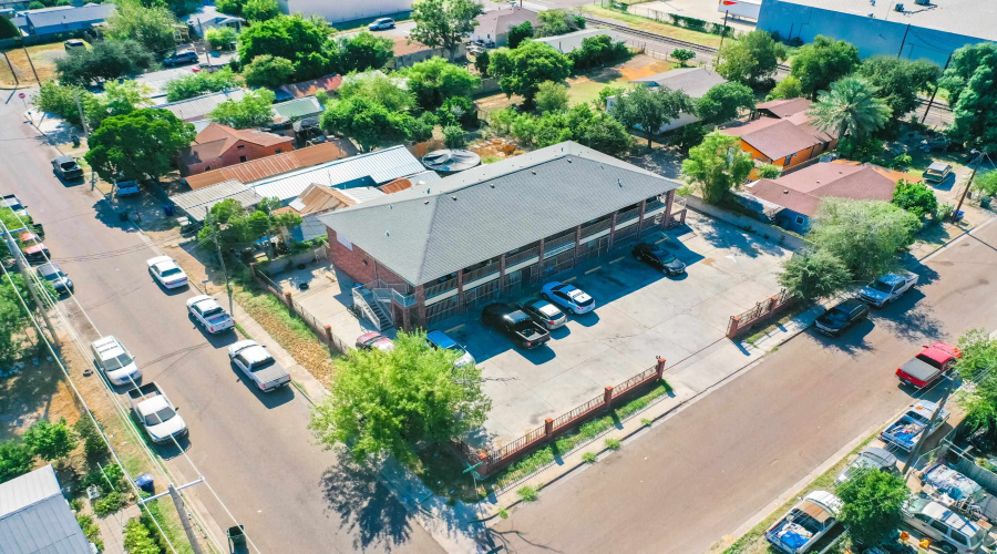 2220 Santa Cleotilde Ave, LAREDO, Texas 78040, ,Multi-family,For Sale,2220 Santa Cleotilde Ave,20251815