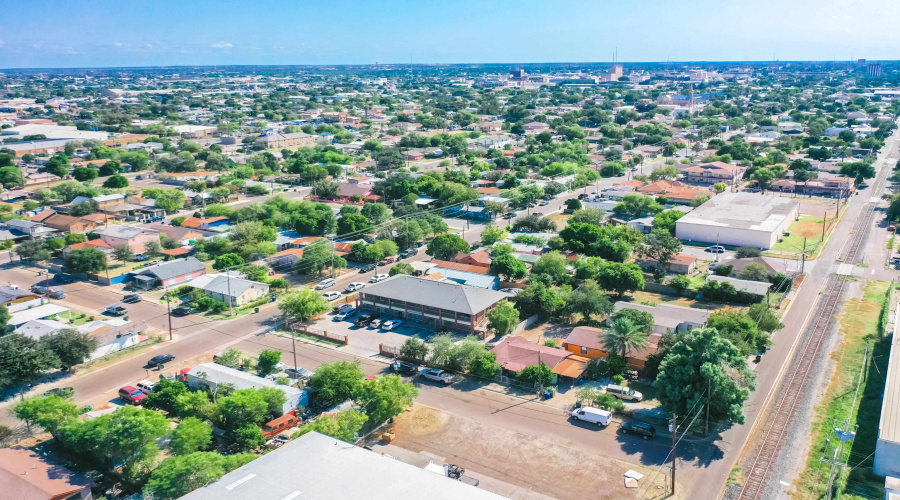 2220 Santa Cleotilde Ave, LAREDO, Texas 78040, ,Multi-family,For Sale,2220 Santa Cleotilde Ave,20251815