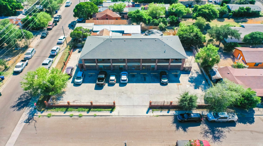 2220 Santa Cleotilde Ave, LAREDO, Texas 78040, ,Multi-family,For Sale,2220 Santa Cleotilde Ave,20251815