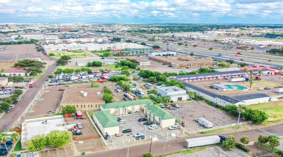 1100 Tesoro Ln, LAREDO, Texas 78041, ,Multi-family,For Sale,1100 Tesoro Ln,20251818