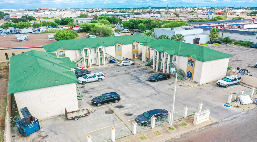 1100 Tesoro Ln, LAREDO, Texas 78041, ,Multi-family,For Sale,1100 Tesoro Ln,20251818